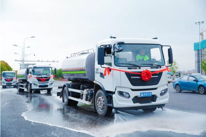 新时代中国城市美容师！kaiyun开云环境新能源环卫车可减排4.5万吨污染物